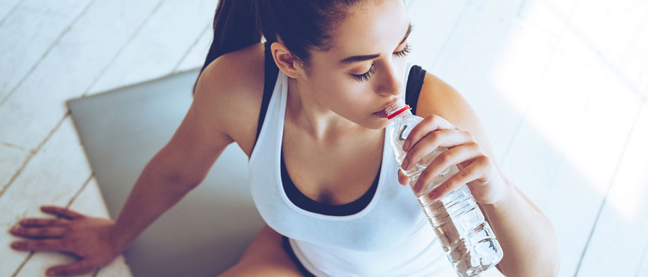 Bere acqua durante lo sport