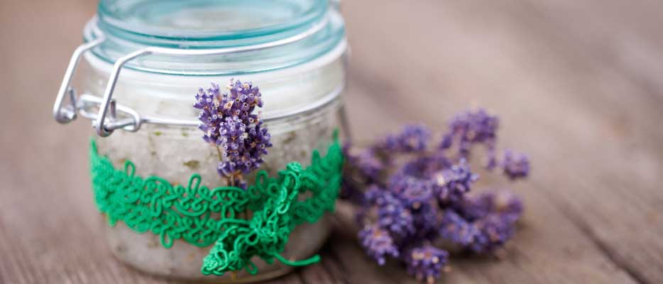 Scrub in barattolo fai da te, il regalo perfetto per la Festa della Mamma