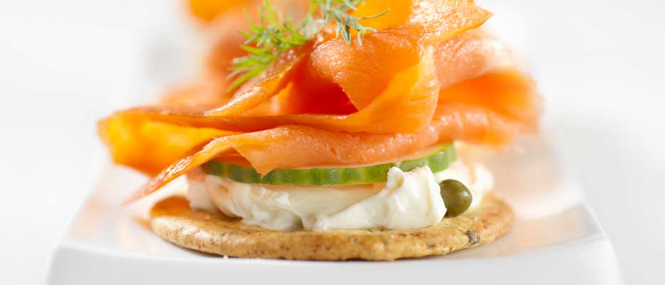 Tartine cetrioli e salmone
