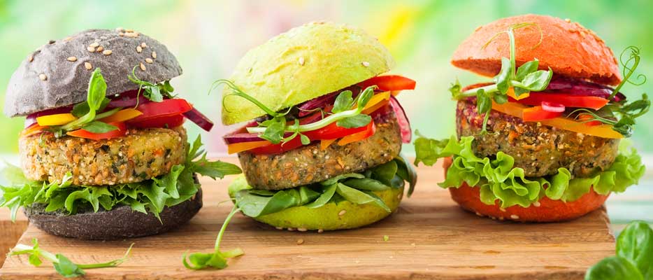 Rainbow food, l’arcobaleno nel piatto: quando mangiamo anche l’occhio vuole la sua parte!