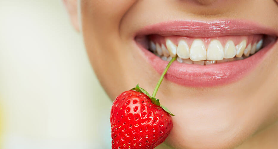 Cinque consigli naturali per denti a prova di sorriso!