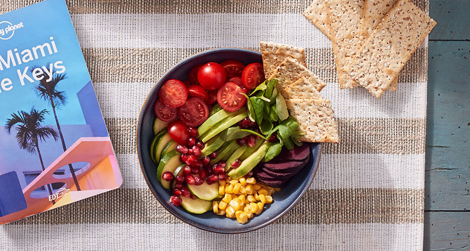 L’arcobaleno nel piatto: frutta e verdura al centro!